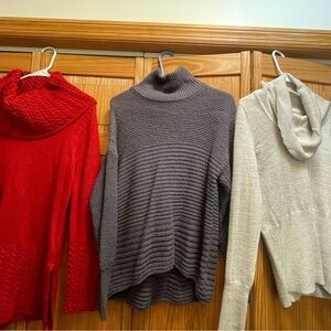 Medium Turtleneck Sweaters